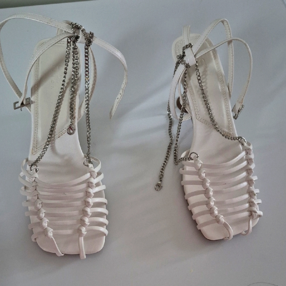 Elegant White Strappy Women's Sandals